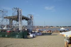 The-stage-by-the-beach-1