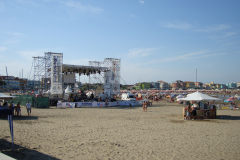 The-stage-by-the-beach-3