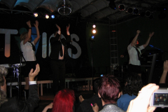 13-Clap-your-hands-for-this-band-sm