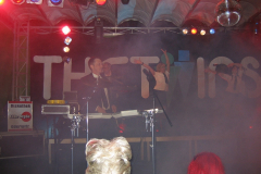 14-During-the-show-in-the-first-row-the-very-stylished-fans-from-Munich-sm