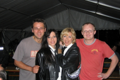 33-Background-Singers-Annette-Gundula-with-Osamaja-Friend-from-Poland-sm