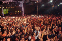 Padova-audience-during-the-Twins-performance
