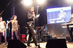 Live-on-stage-5