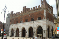 3-Piacenza-2009-Juli27-Altstadtplatz