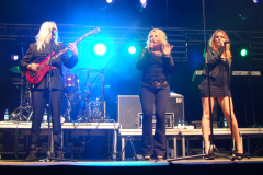 56.-Kim-Wilde-on-stage