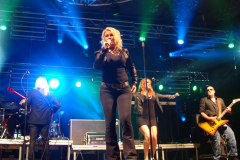 57.-Kim-Wilde-on-stage