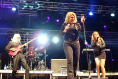 59.-Kim-Wilde-on-stage