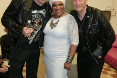 11.-The-Twins-and-Tony-Espositos-lead-vocalist