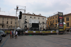 06.-Udine-piazza-before-the-show-3